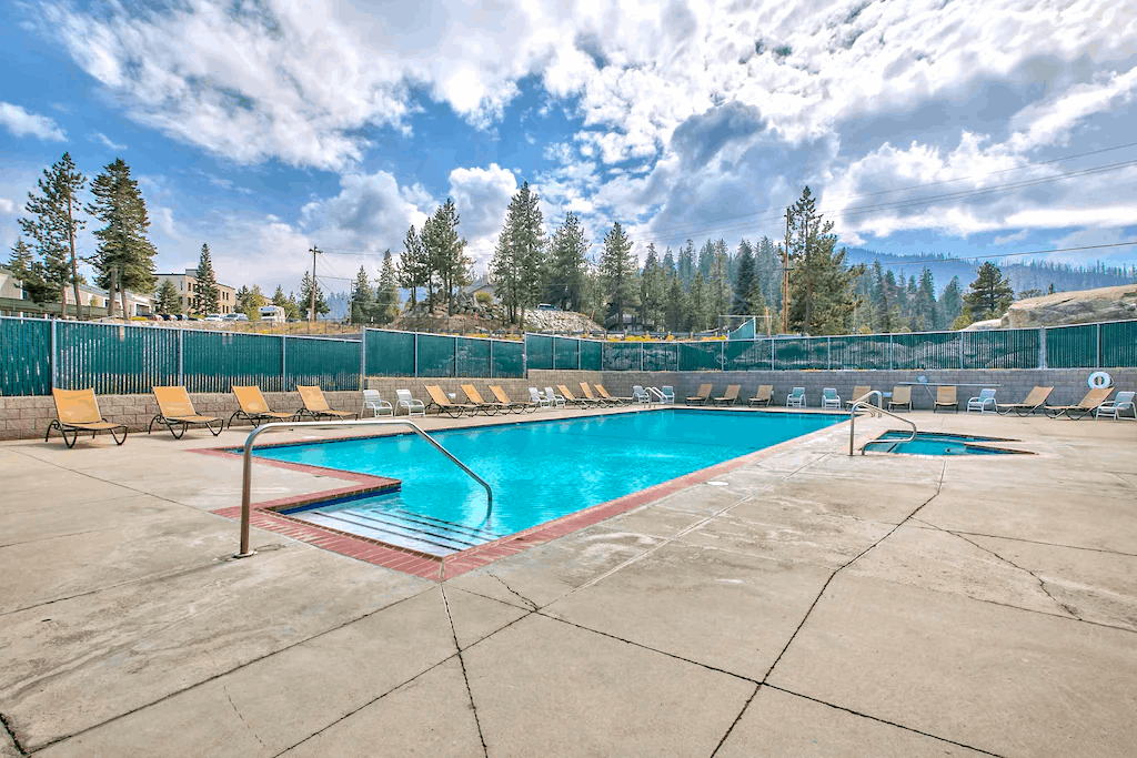 Pool & Hot Tub